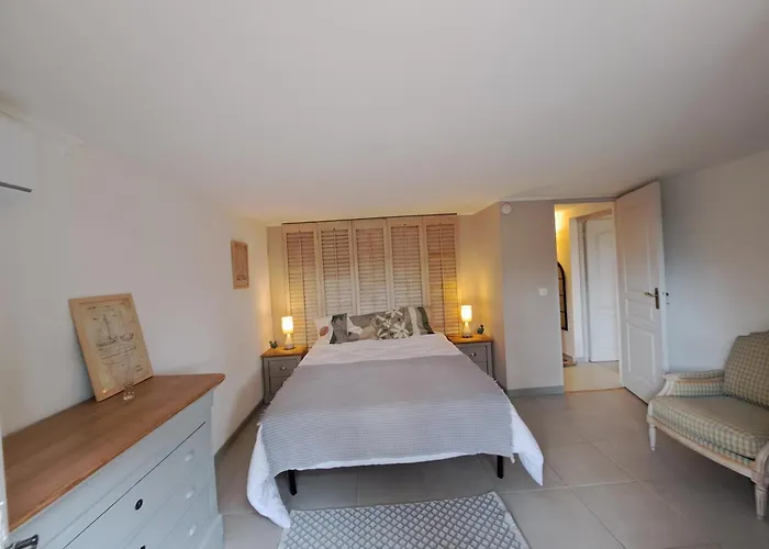 Clos Helene Bed & Breakfast